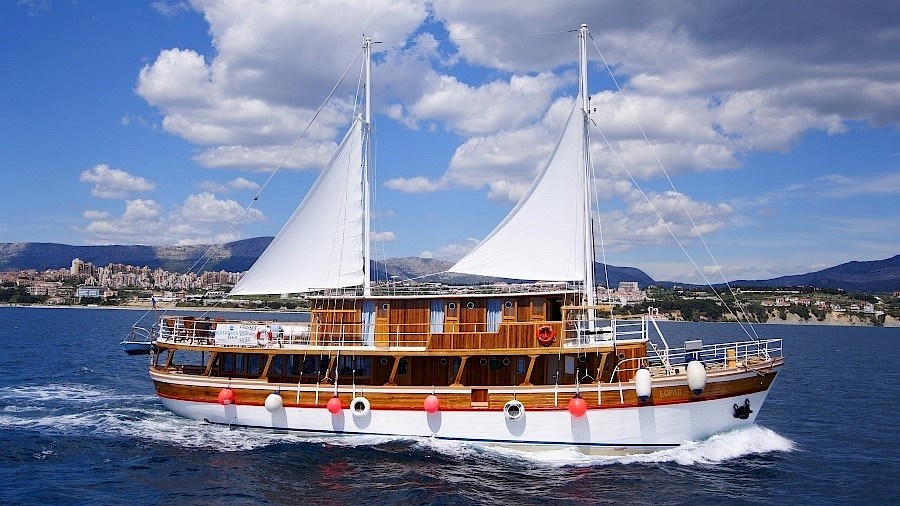 Croatian Sailing on the Southern Adriatic - Split - Vis
